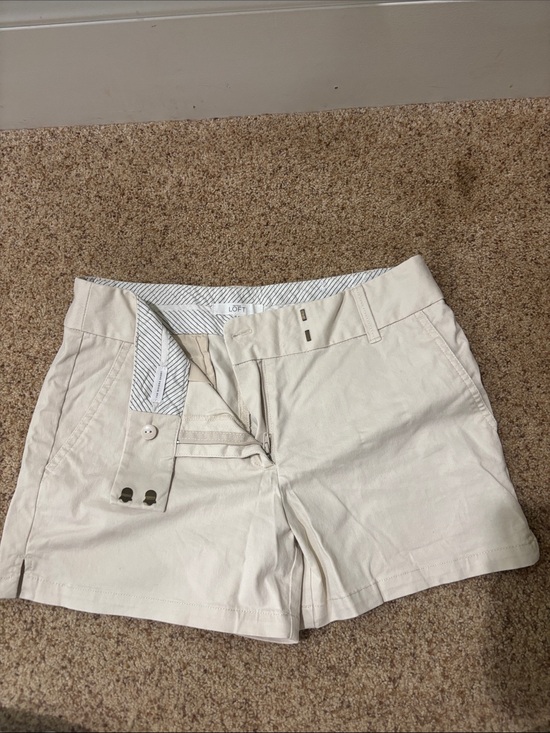 LOFT Pants - LOFT Cream Tailored Short Bermudas